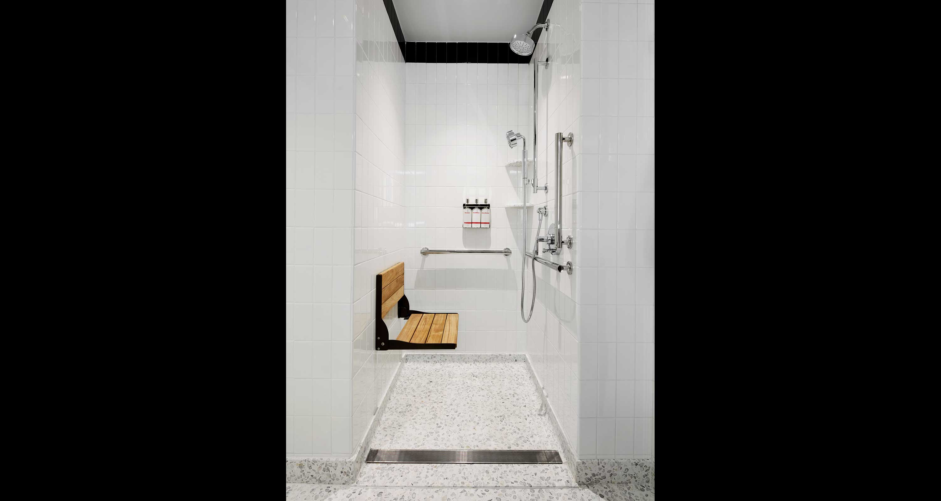 Accessible guestroom bathroom