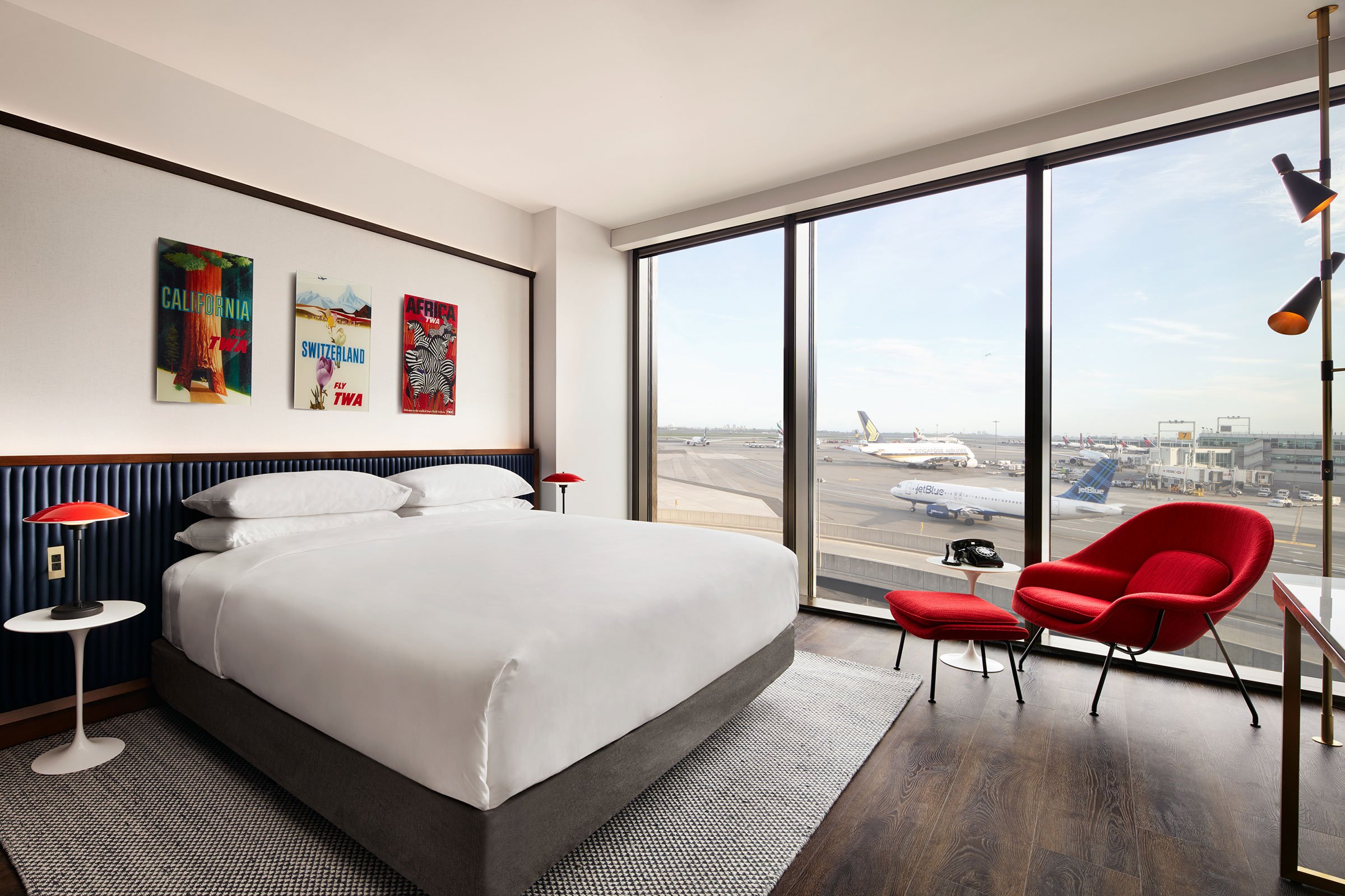 TWA Hotel Deluxe King With Runway View