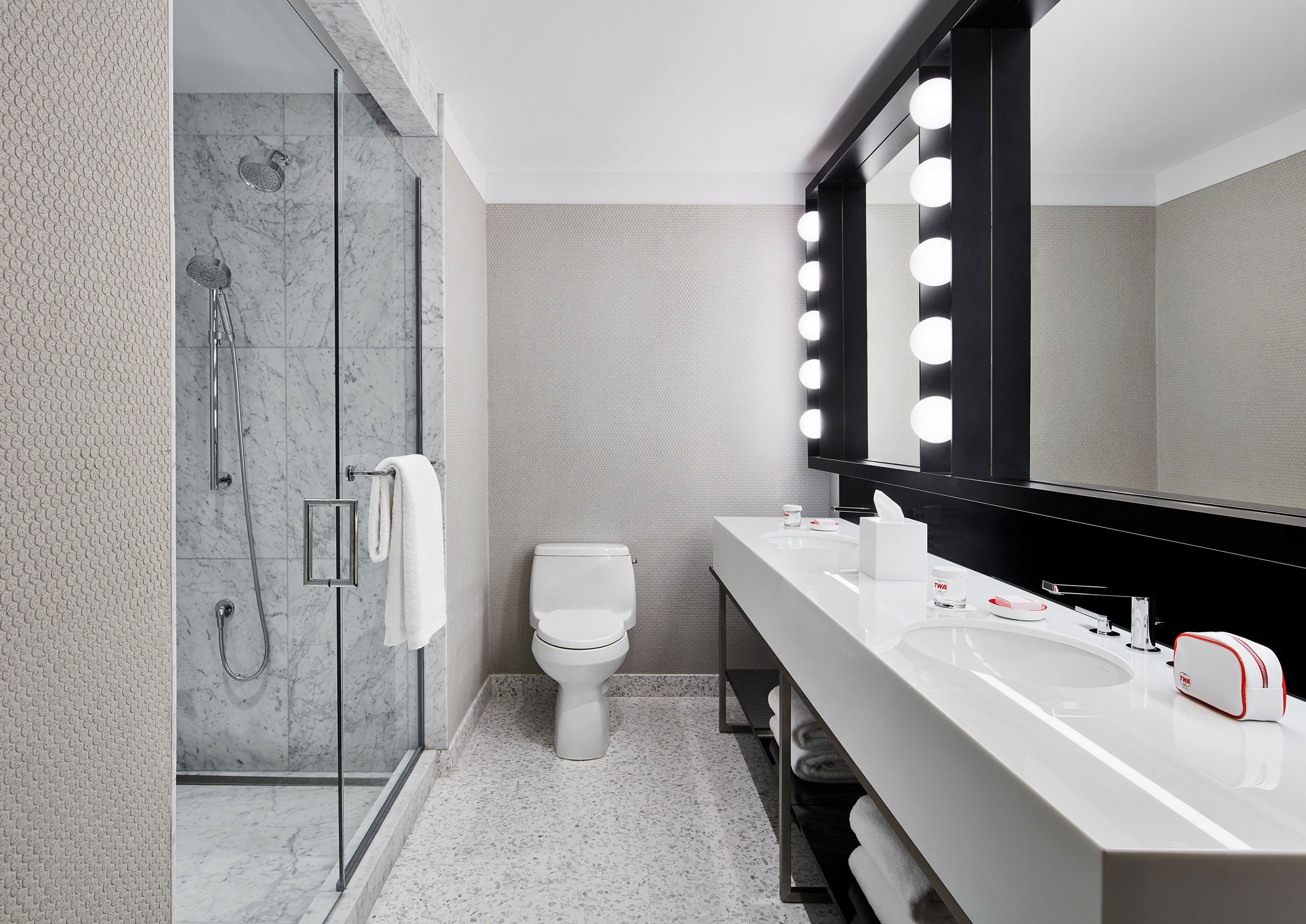 Howard Hughes Presidential Suite With Runway View Bathroom