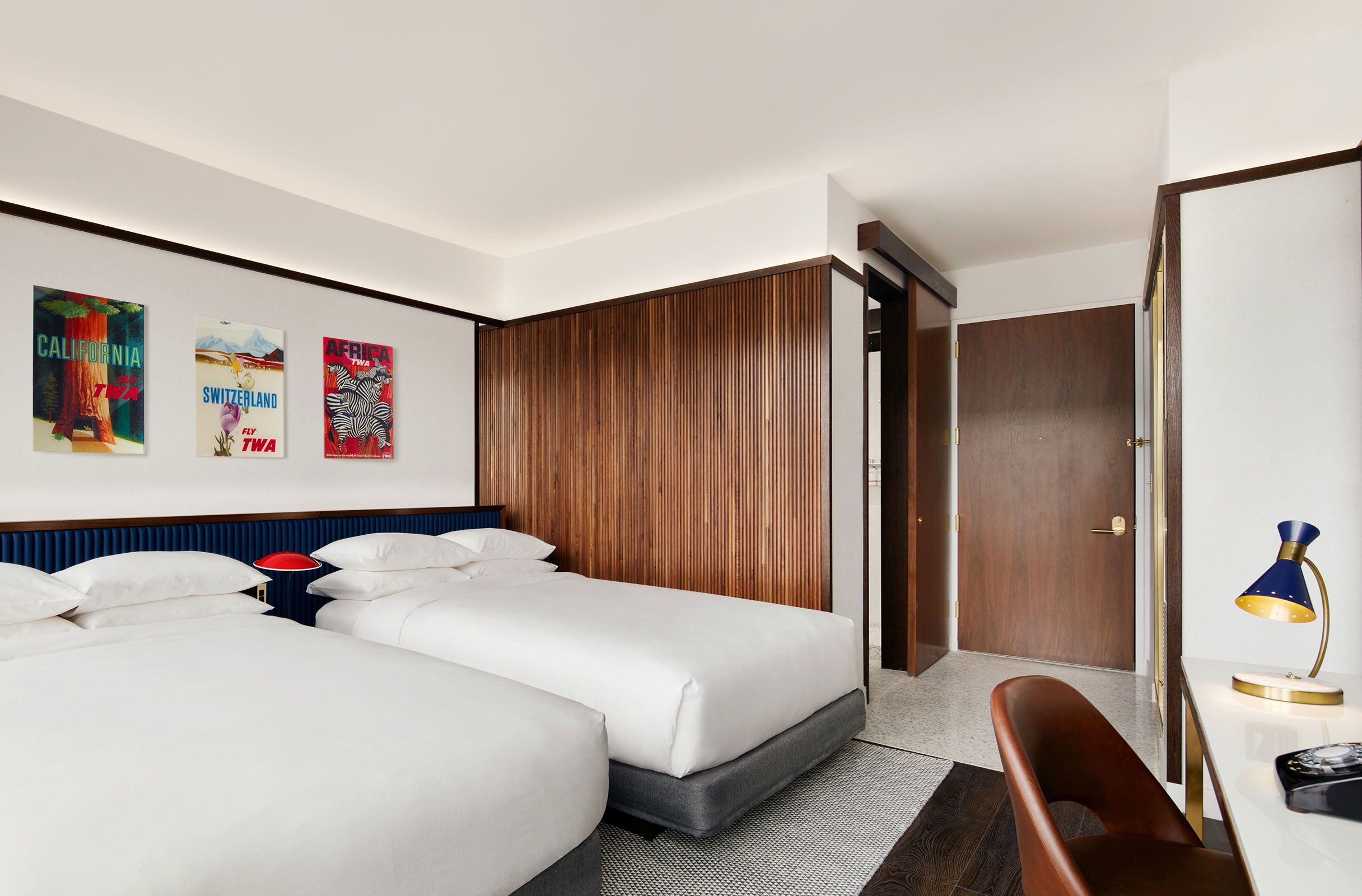 Deluxe Double Queen bedroom